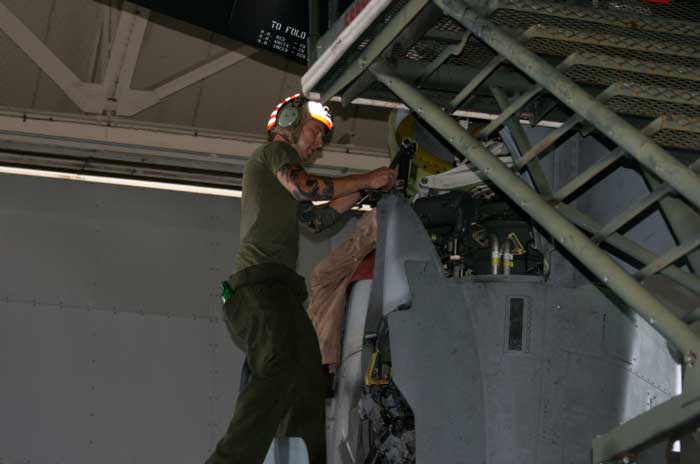 Working on the Aircraft at New River, August 2010 (Credit: SLD)